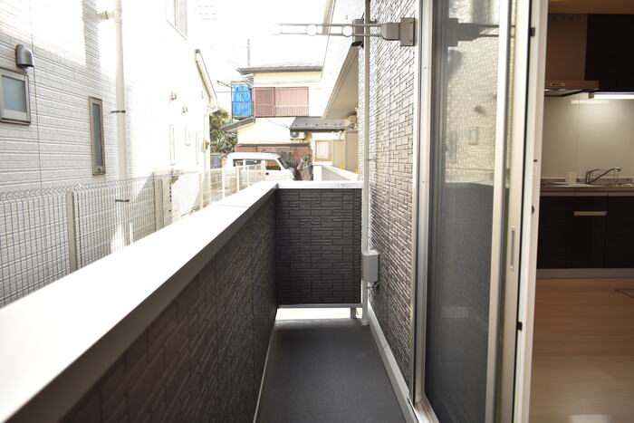 ��ʌ�����s�΋u�P���ڂ̃A�p�[�g�̃o���R�j�[