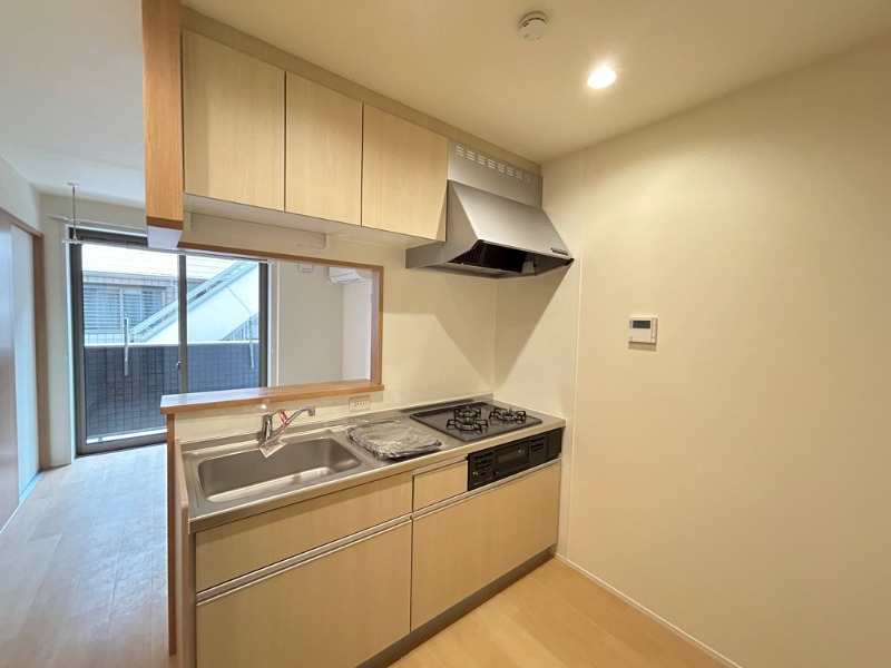 ��ʌ�����s�厚��̃A�p�[�g�̃L�b�`��