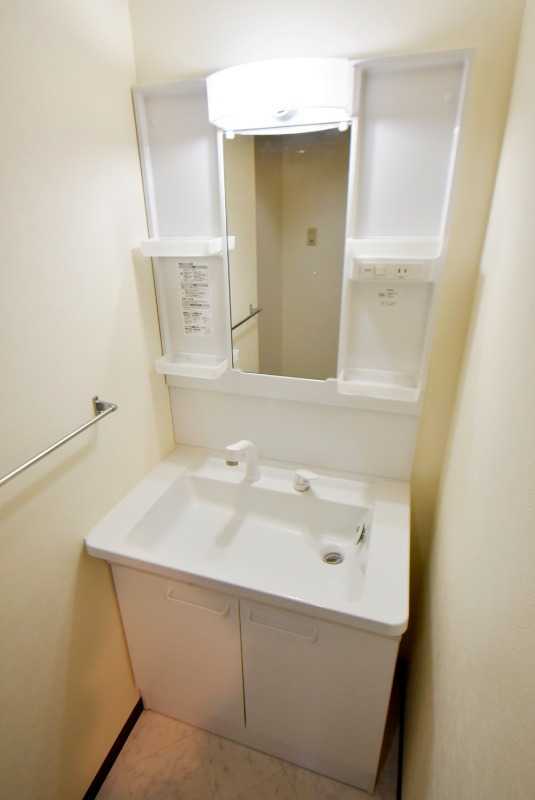 ��ʌ��������܎s��΋���؂P���ڂ̃}���V�����̐��ʏ�