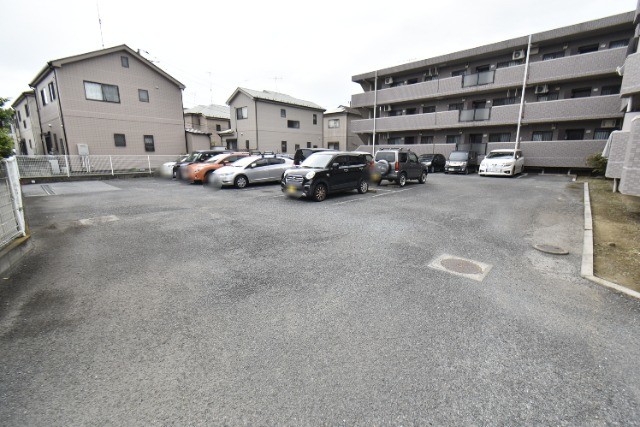 ��ʌ��������܎s��΋���؂P���ڂ̃}���V�����̒��ԏ�