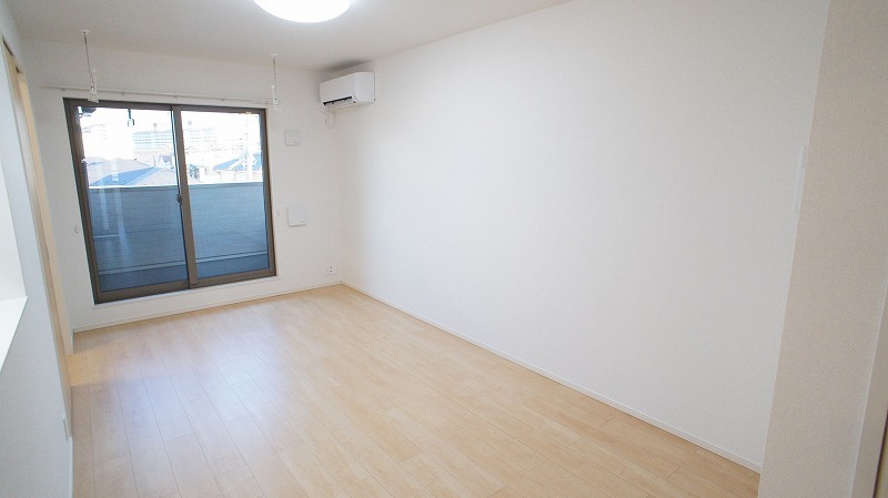 ��ʌ�����s�厚�����̃A�p�[�g�̋��ԁE���r���O