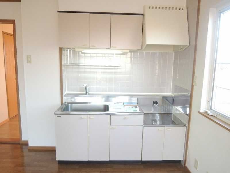 ��ʌ��k�����S�ɓޒ������S���ڂ̃A�p�[�g�̃L�b�`��