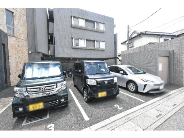 ��ʌ��������܎s��������S���ڂ̃}���V�����̒��ԏ�