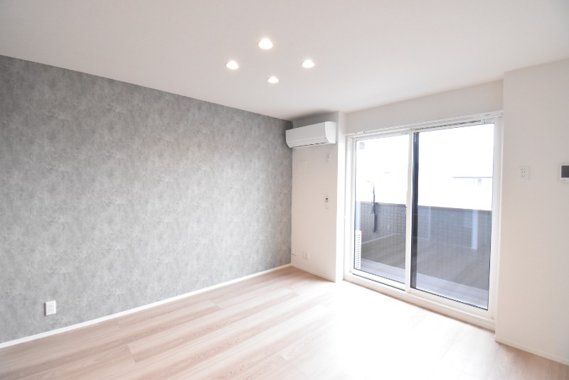 ��ʌ��z�J�s��z�J�P���ڂ̃A�p�[�g�̋����E���r���O