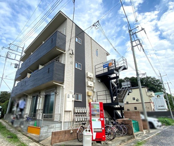 ��ʌ��������܎s�΋�厚���̃A�p�[�g�̌����O��