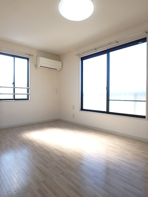 ��ʌ��������܎s��{��k�ܒ��Q���ڂ̃A�p�[�g�̋��ԁE���r���O