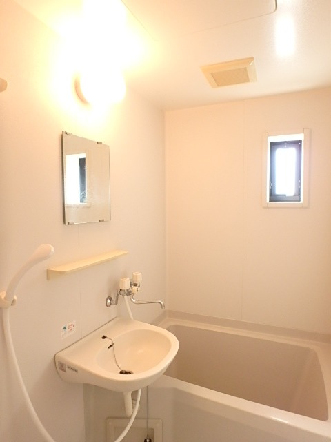 ��ʌ��������܎s��{��k�ܒ��Q���ڂ̃A�p�[�g�̐��ʏ�