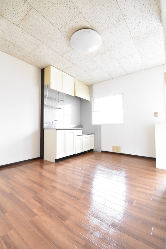 ��ʌ��������܎s��΋撇���P���ڂ̃A�p�[�g�̋��ԁE���r���O