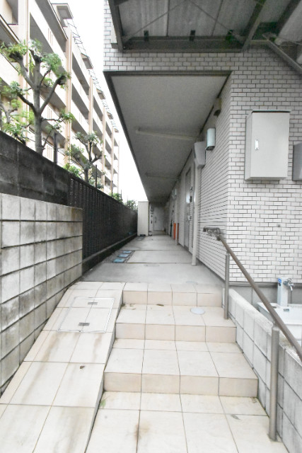 ��ʌ�����s������S���ڂ̃A�p�[�g�̃G���g�����X