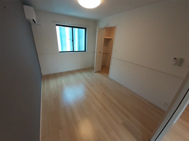 ��ʌ�����s�厚���s�g���̃A�p�[�g�̂��̑������E�X�y�[�X