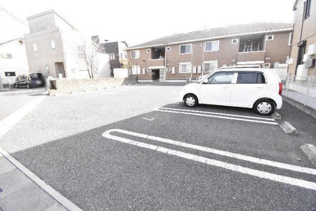 ��ʌ��������܎s������厚�@���̃A�p�[�g�̒��ԏ�