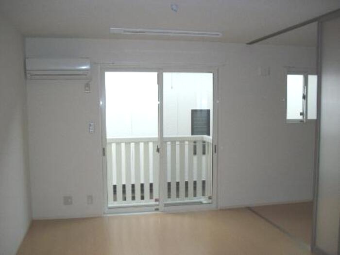 ��ʌ�����s�����P���ڂ̃A�p�[�g�̋��ԁE���r���O