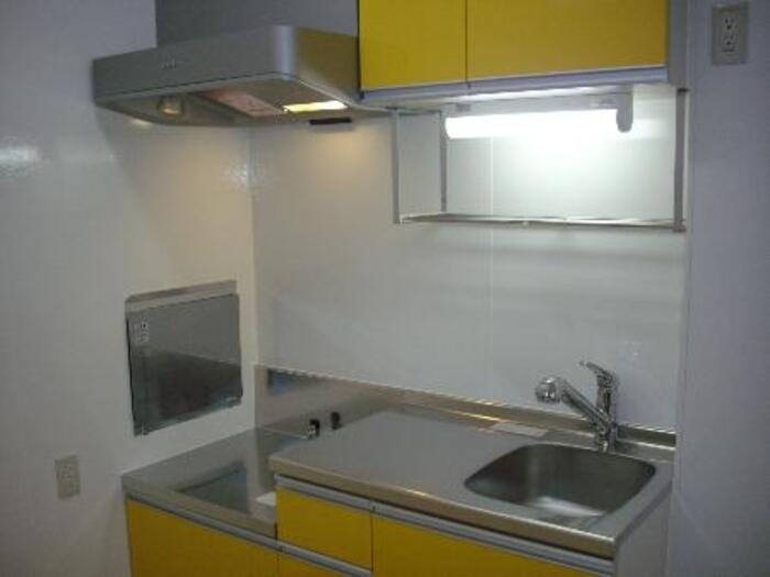 ��ʌ�����s�����P���ڂ̃A�p�[�g�̃L�b�`��