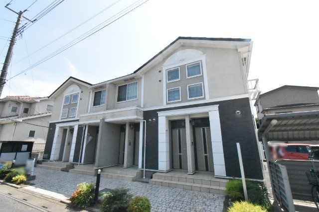 ��ʌ��z�J�s�{�{���Q���ڂ̃A�p�[�g�̌����O��