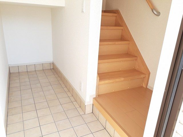 ��ʌ������s�����S���ڂ̃A�p�[�g�̌���