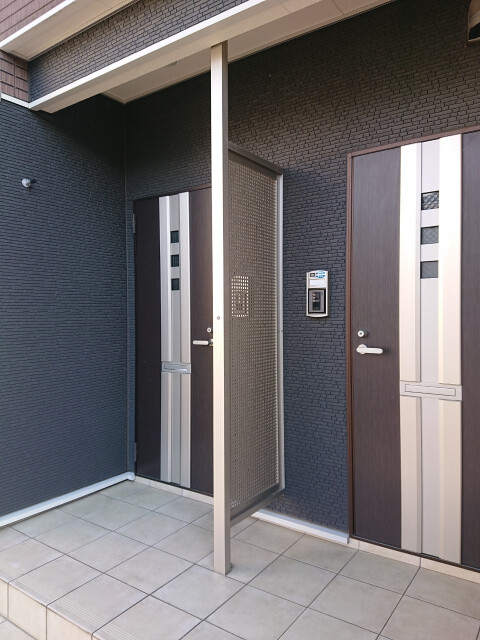 ��ʌ������s�����S���ڂ̃A�p�[�g�̃G���g�����X