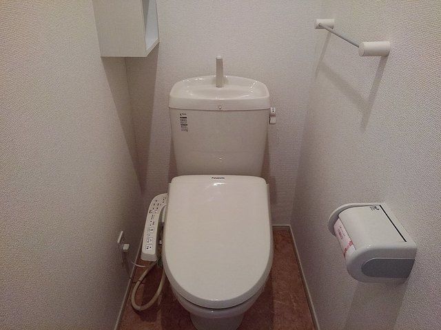 ��ʌ��z�J�s�{�{���Q���ڂ̃A�p�[�g�̃g�C��