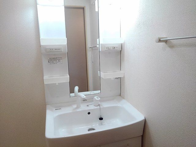 ��ʌ��z�J�s�{�{���Q���ڂ̃A�p�[�g�̐��ʏ�