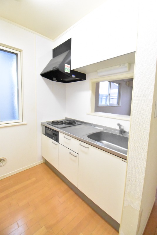 ��ʌ��������܎s��{��x�̓����P���ڂ̃A�p�[�g�̃L�b�`��