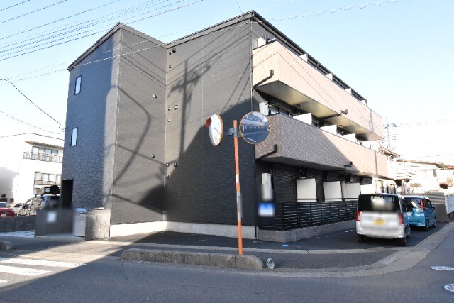 ��ʌ������s�������̃A�p�[�g�̌����O��