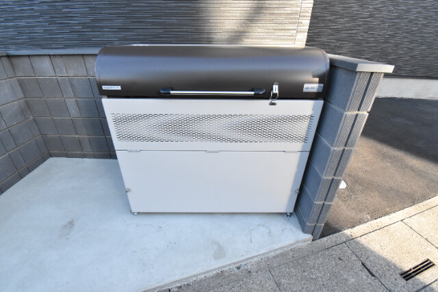 ��ʌ������s�������̃A�p�[�g�̂��̑�