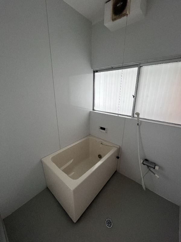 ��ʌ������s�F���q�̈�ˌ��Ẵo�X