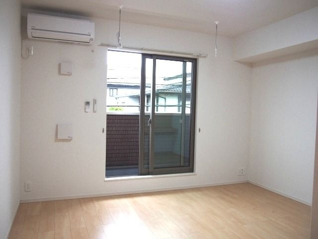 ��ʌ��������܎s���厚�~�����̃A�p�[�g�̋��ԁE���r���O