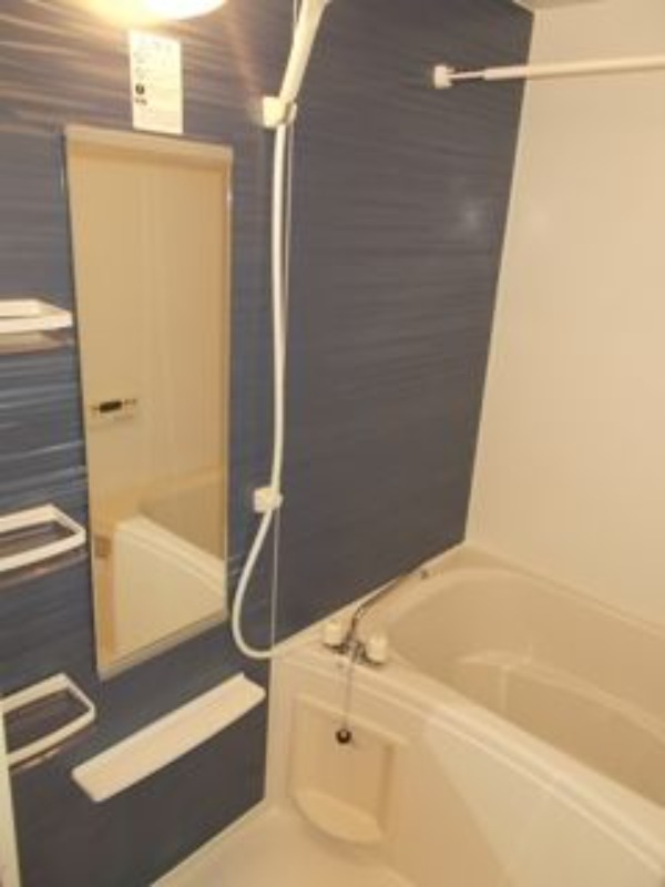 ��ʌ��k�����S�ɓޒ����R���ڂ̃}���V�����̃o�X