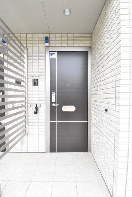 ��ʌ��������܎s�΋�厚�O���̃A�p�[�g�̃G���g�����X