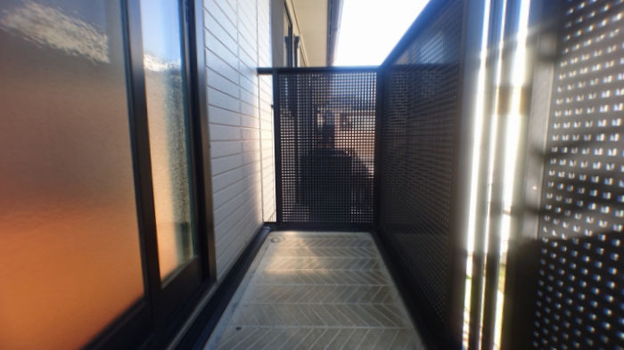 ��ʌ�����s�k����P���ڂ̃A�p�[�g�̃o���R�j�[