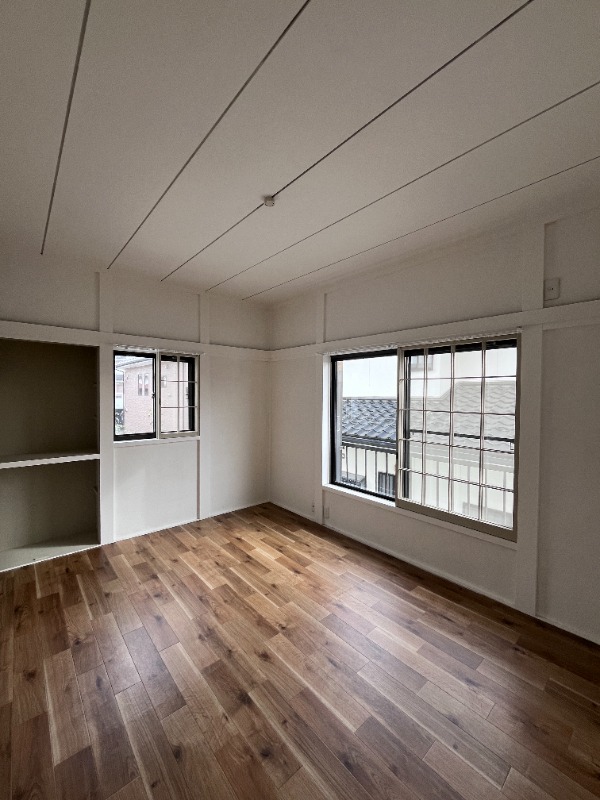 ��ʌ������s�F���q�̈�ˌ��Ă̐Q��