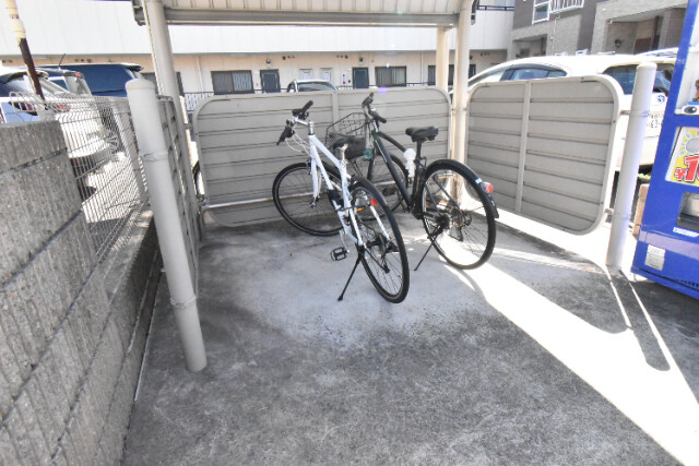 ��ʌ��������܎s���厚�~�����̃A�p�[�g�̂��̑�