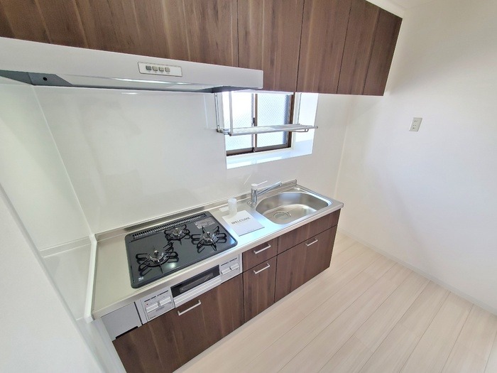 ��ʌ��������܎s��{��V�����P���ڂ̃}���V�����̃L�b�`��