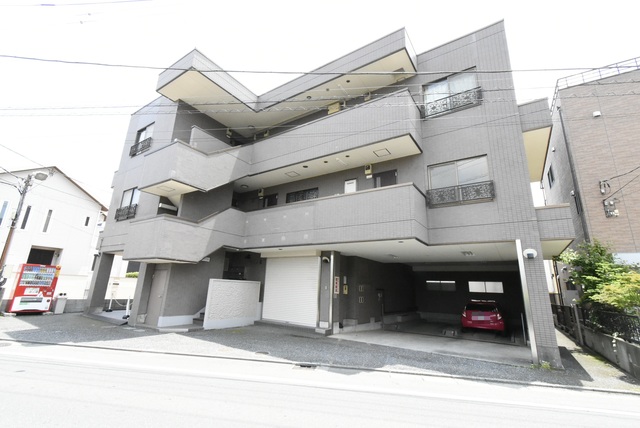 ��ʌ��������܎s��{��V�����P���ڂ̃}���V�����̌����O��