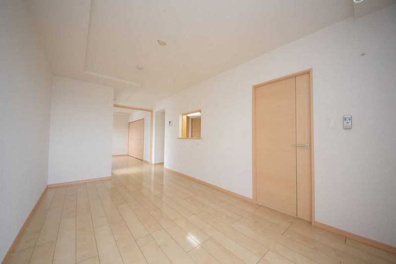 ��ʌ�����s�˒˓��R���ڂ̃}���V�����̋��ԁE���r���O