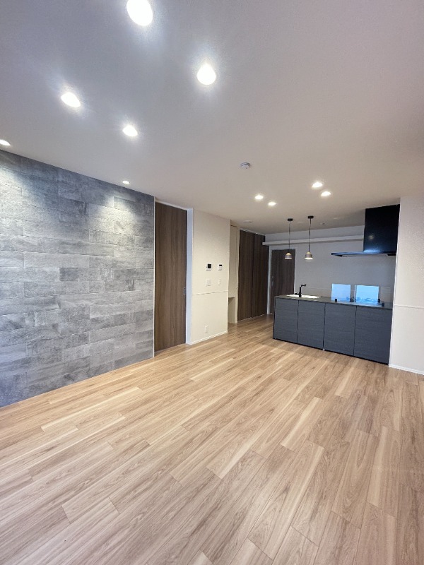 ��ʌ��������܎s�Y�a���ՂP���ڂ̃}���V�����̋��ԁE���r���O