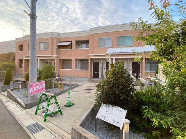 ��ʌ�����s�厚�����̃A�p�[�g�̃G���g�����X