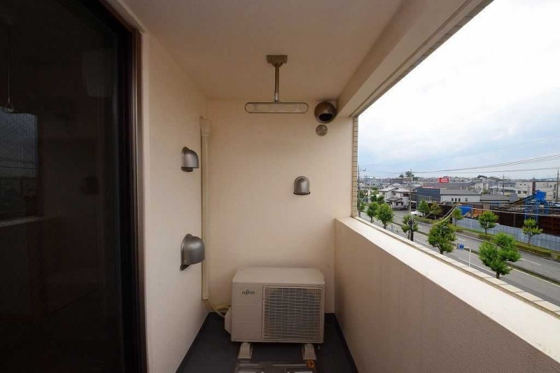 ��ʌ�����s�˒˓��R���ڂ̃}���V�����̃o���R�j�[