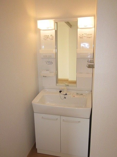 ��ʌ��@�c�s�Β��R���ڂ̃}���V�����̐��ʏ�