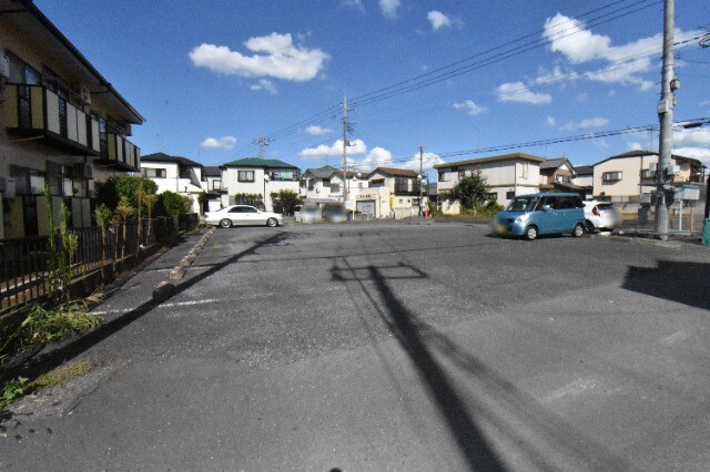 ��ʌ��@�c�s�Β��R���ڂ̃}���V�����̒��ԏ�