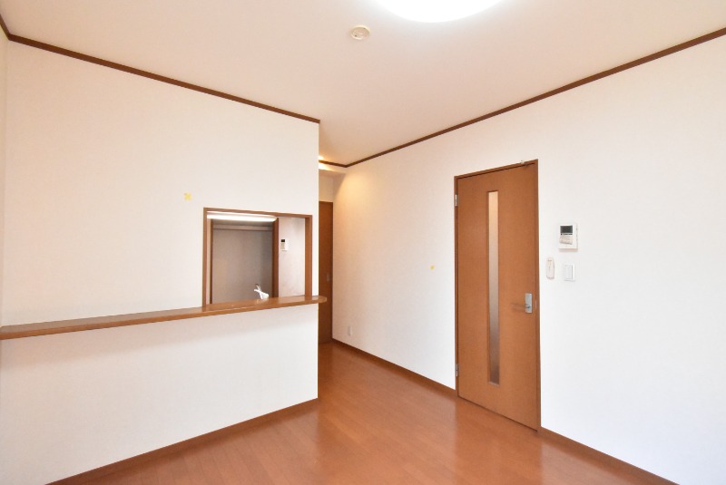 ��ʌ��������܎s�΋�{�{�P���ڂ̃e���X�n�E�X�̋��ԁE���r���O