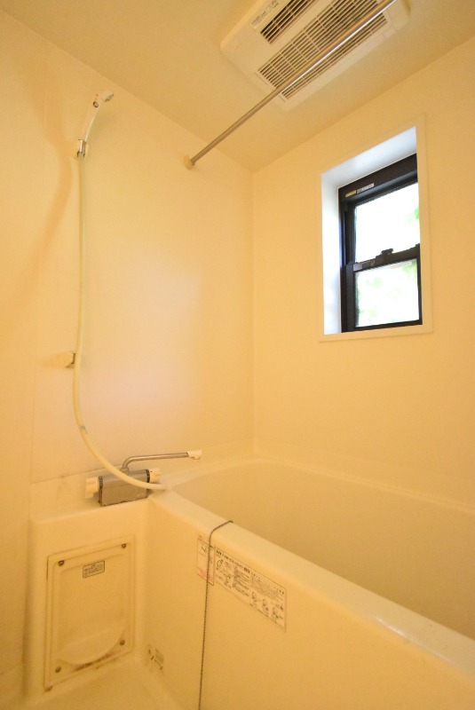 ��ʌ��������܎s�΋�{�{�P���ڂ̃e���X�n�E�X�̃o�X