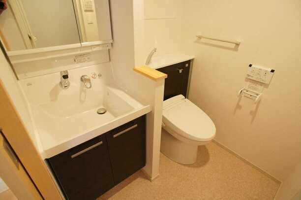 ��ʌ�����s������Q���ڂ̃}���V�����̐��ʏ�