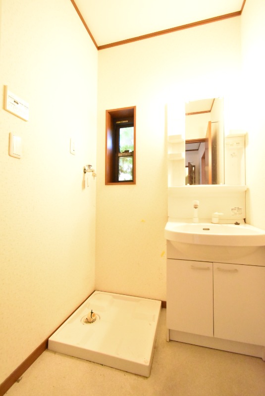 ��ʌ��������܎s�΋�{�{�P���ڂ̃e���X�n�E�X�̐��ʏ�