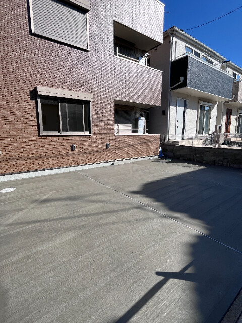 ��ʌ��������܎s������t���Q���ڂ̃A�p�[�g�̒��ԏ�