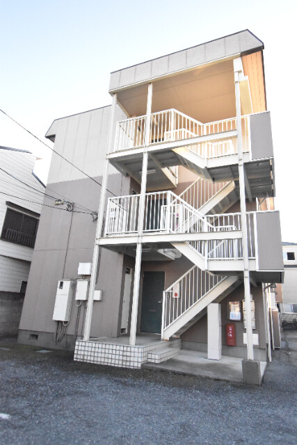 ��ʌ��������܎s�k����i���Q���ڂ̃A�p�[�g�̌����O��