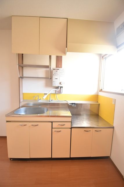 ��ʌ��������܎s�k��{�����S���ڂ̃A�p�[�g�̃L�b�`��