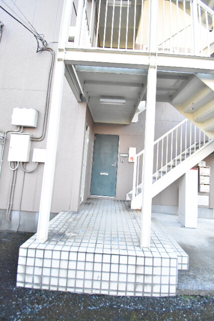 ��ʌ��������܎s�k����i���Q���ڂ̃A�p�[�g�̃G���g�����X