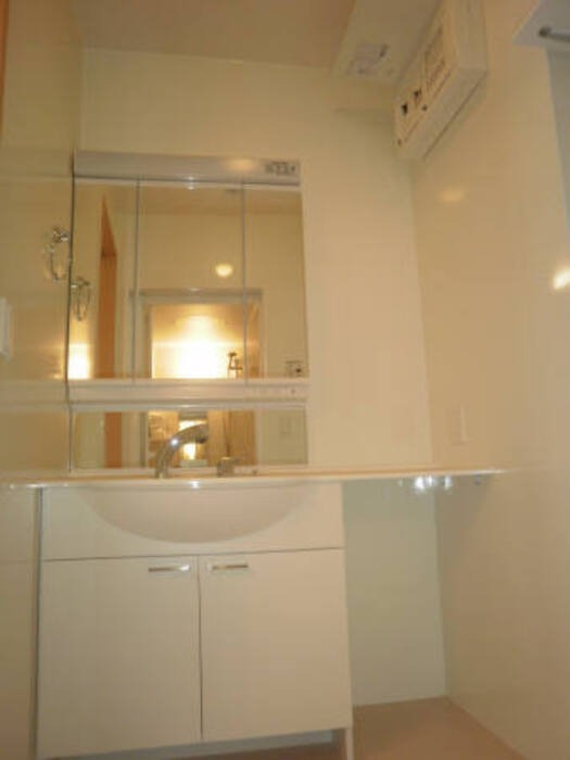 ��ʌ��������܎s�k��{�����Q���ڂ̃A�p�[�g�̐��ʏ�