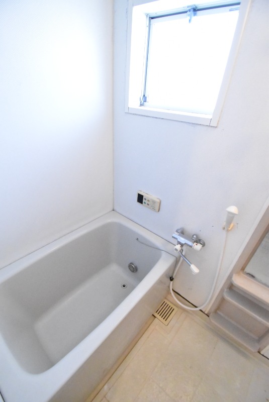 ��ʌ��������܎s�k����i���Q���ڂ̃A�p�[�g�̃o�X